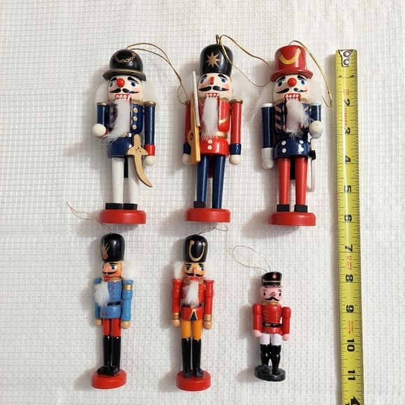 Nutcracker Christmas Tree Ornaments Set Of 6 Wood Free Standing - Picture 5 of 6